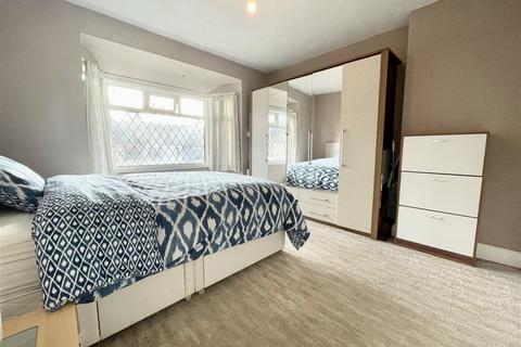 61 Barrs Road, Cradley Heath, B64 7HH