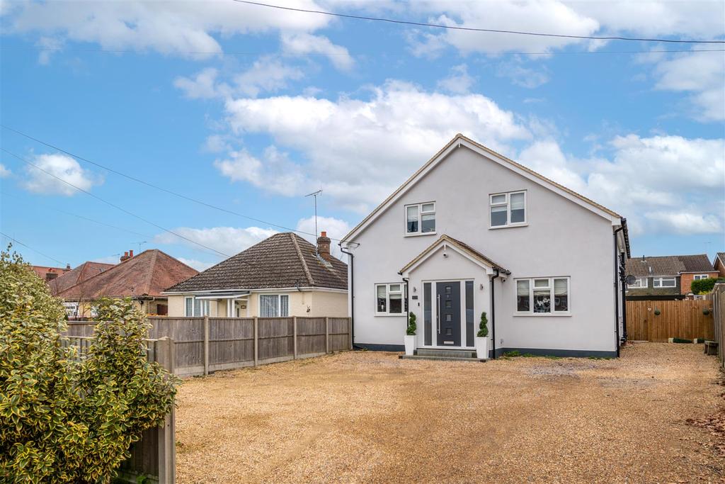 North Road, Crawley 5 bed detached house £725,000