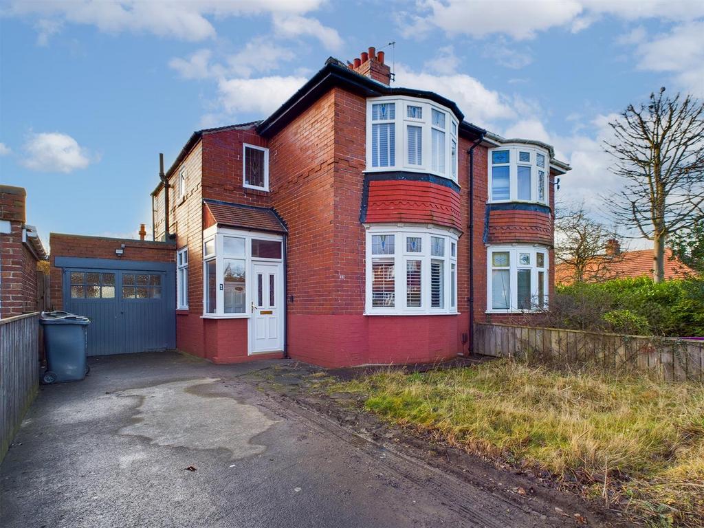Holm Green, West Monkseaton 2 bed semidetached house £279,950