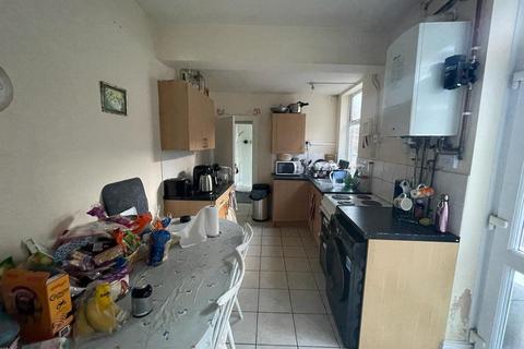 4 bedroom terraced house to rent - Clarendon Park Road, Leicester