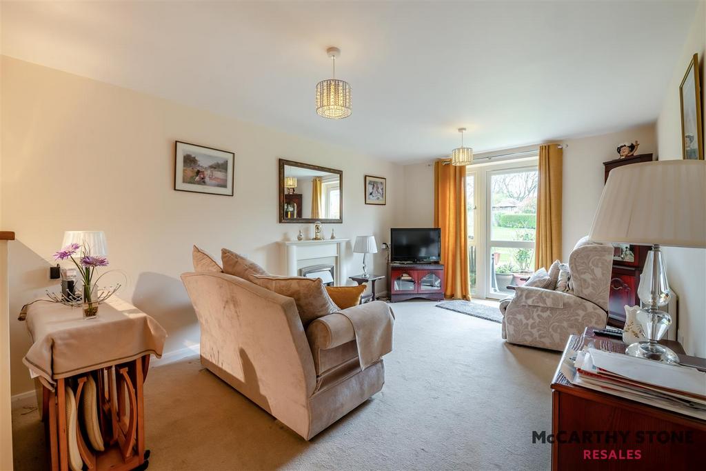8589715-interior03.jpg