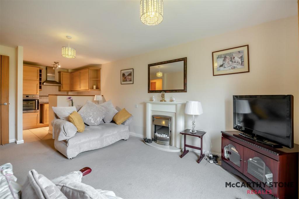 8589715-interior08.jpg