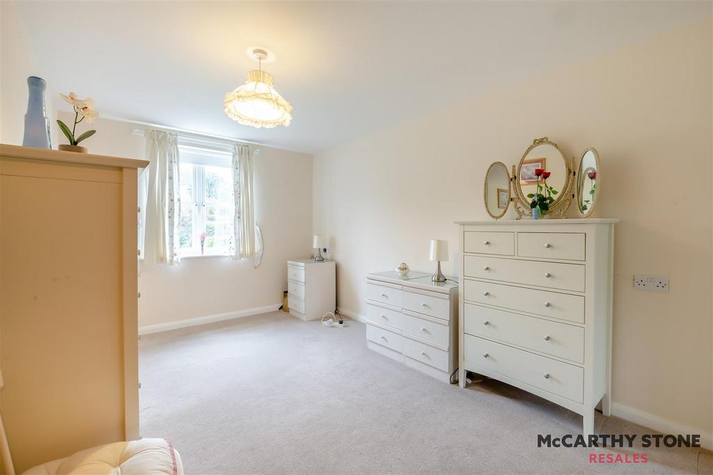 8589715-interior04.jpg