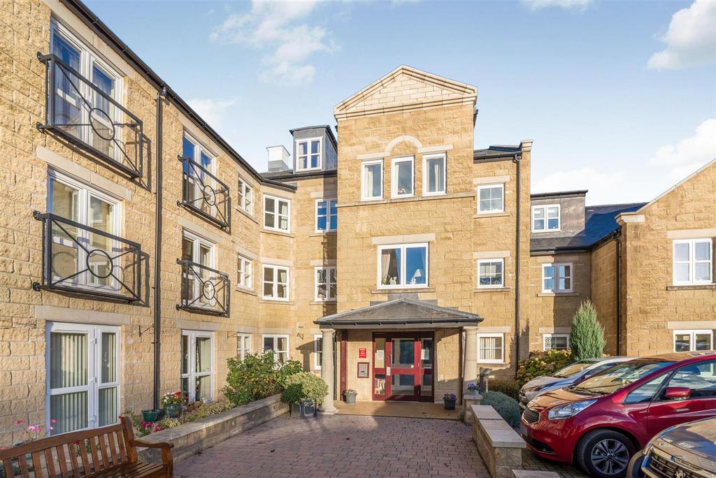 Hollis Court