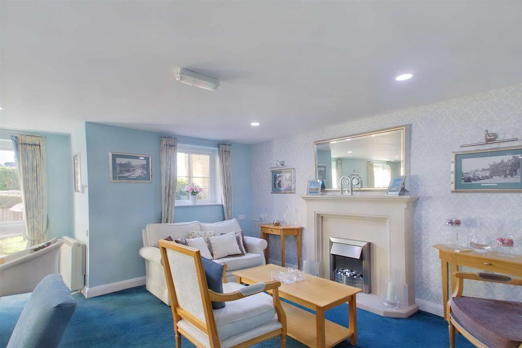 Homeowners Lounge