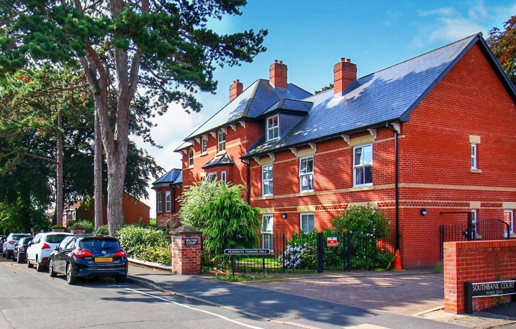 Wilton Court - Southbank Road side) .jpg