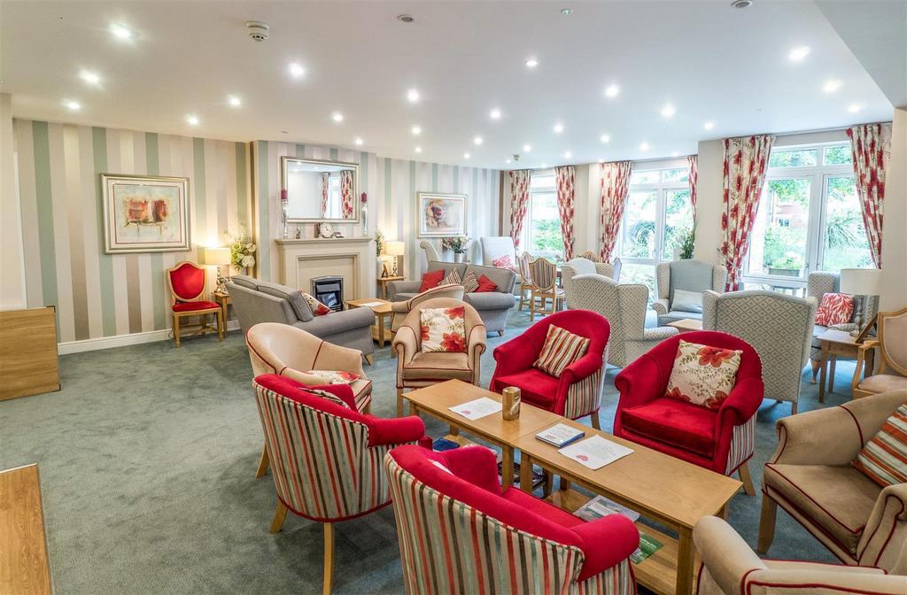 Wilton Court Homeowners Lounge.jpg