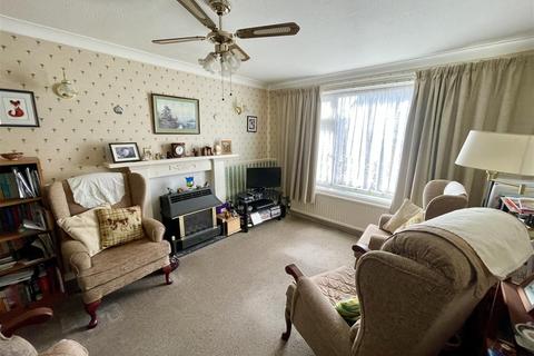 5 Falcon Road, Barry, CF63 2AT