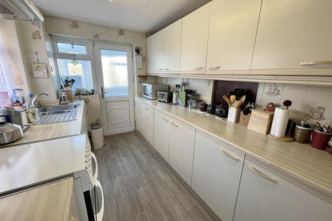 5 Falcon Road, Barry, CF63 2AT