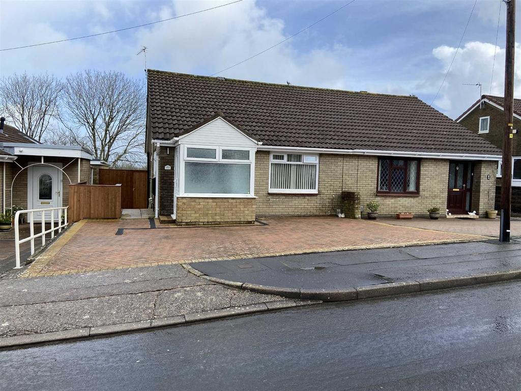 Lakin Drive, Highlight Park, Barry 2 bed semidetached bungalow for