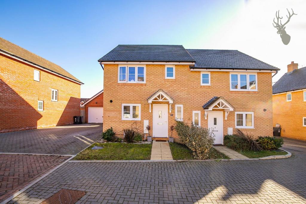 Pippin Road, Ongar 3 bed semidetached house for sale £500,000