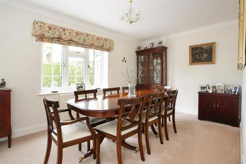 5 bedroom detached house for sale - Manor House Drive, Ascot