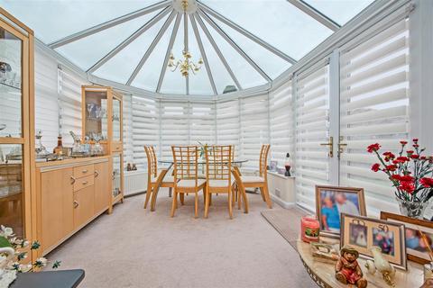 3 bedroom detached bungalow for sale - Ranelagh Crescent, Ascot