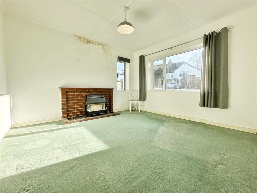 Belmont Road, Brixham 2 bed semidetached bungalow £275,000