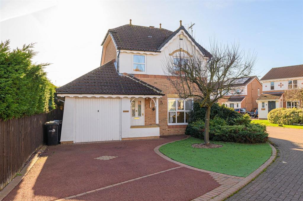 Lambourn Drive, Leighton, Crewe 3 bed detached house £249,500
