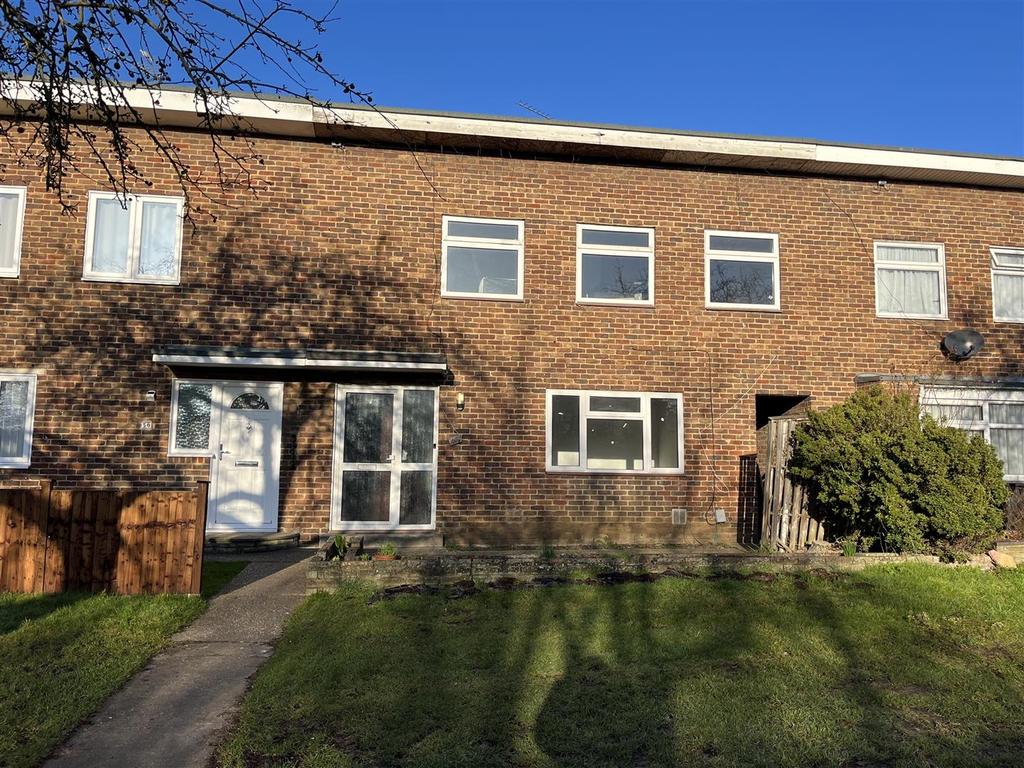 The Pastures, Hatfield 4 bed terraced house £1,600 pcm (£369 pw)