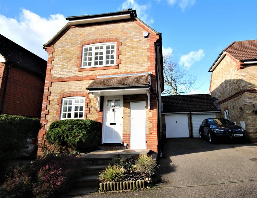 Verwood Drive, Cockfosters, EN4 3 bed detached house for sale £825,000