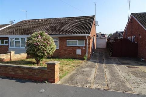 2 bedroom semi-detached bungalow for sale, St. Marys Close: Thorney