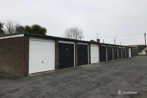 Garage to rent - Southend Road, Wickford SS11