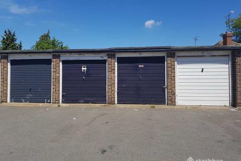 Garage to rent, Southend Road, Wickford SS11