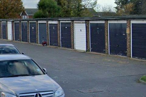 Garage to rent, Southend Road, Wickford SS11