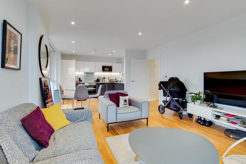 2 bedroom apartment for sale, Carriage Way, London, SE8