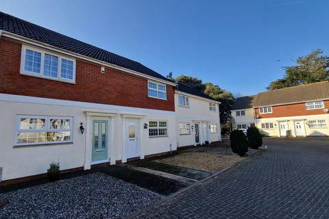 3 bedroom semi-detached house to rent, Charlotte Close, Torquay