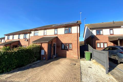 44 Ambleside Gardens, Gunthorpe, Peterborough, PE4 7ZY