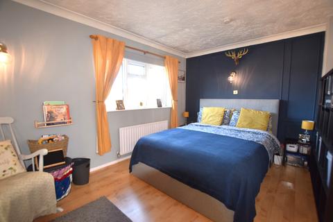 44 Ambleside Gardens, Gunthorpe, Peterborough, PE4 7ZY