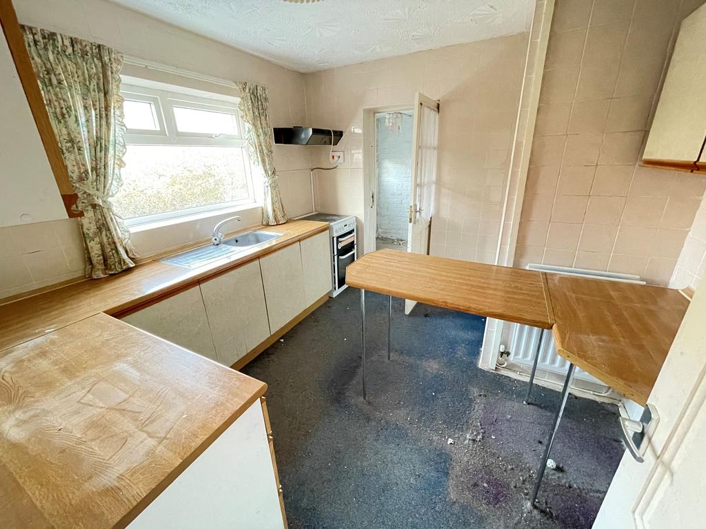 Horsley Vale, Harton, South Shields, Tyne and Wear, NE34 6JX 3 bed semi
