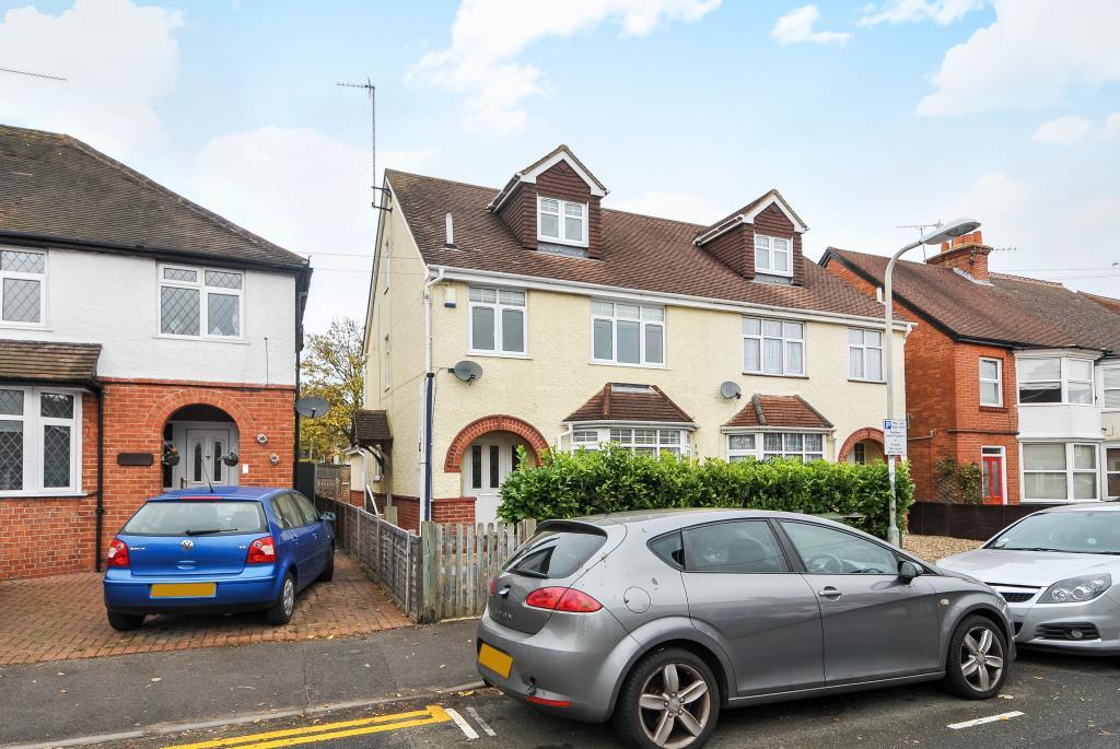 Wescott Road, Wokingham, RG40 2 bed apartment £1,400 pcm (£323 pw)