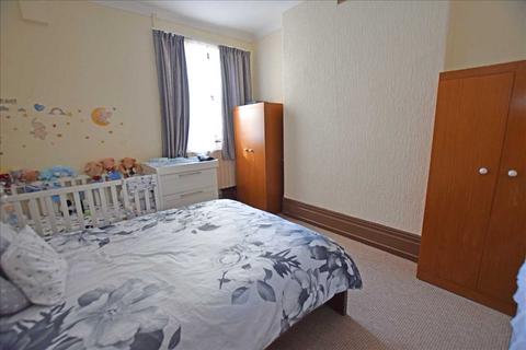 11 Ninian Road, Cardiff, CF23 5EE