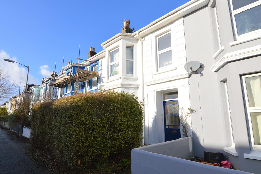 Marlborough Road, Falmouth 2 bed ground floor flat £250,000