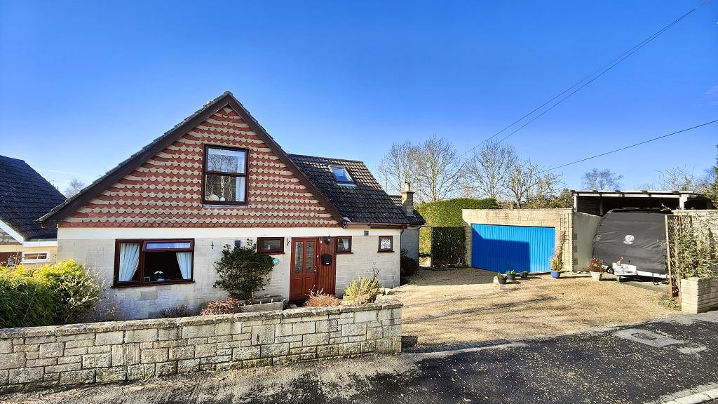 Wessex Drive, Bradford Abbas, Dorset, DT9 4 bed detached bungalow for