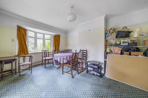 48 Grasmere Road, Lightwater, GU18 5TJ