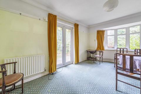 48 Grasmere Road, Lightwater, GU18 5TJ