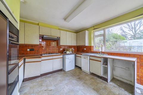 48 Grasmere Road, Lightwater, GU18 5TJ