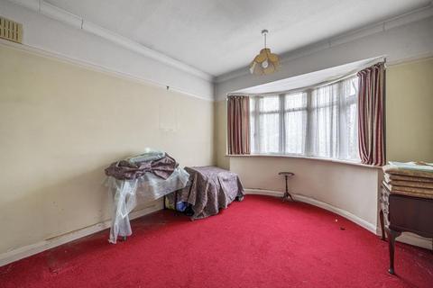 48 Grasmere Road, Lightwater, GU18 5TJ