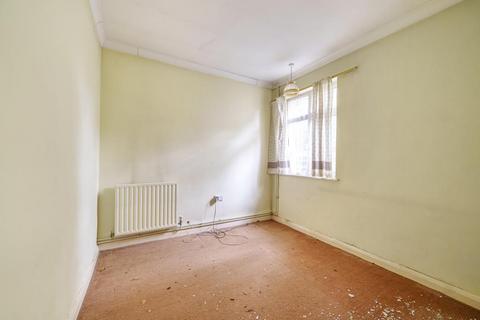 48 Grasmere Road, Lightwater, GU18 5TJ