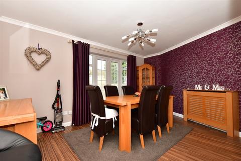 19 Cedar Close, Ditton, Aylesford, ME20 6EN