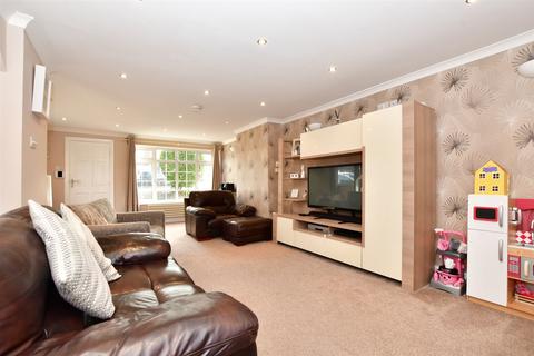 19 Cedar Close, Ditton, Aylesford, ME20 6EN