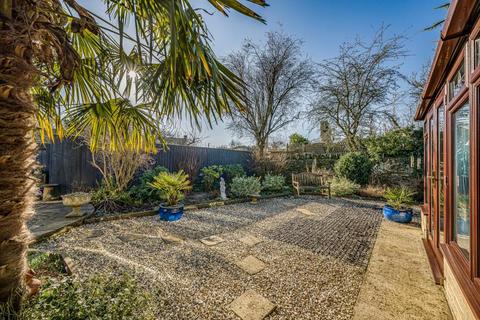 14 Busby Close, Stonesfield, Witney, OX29 8EU