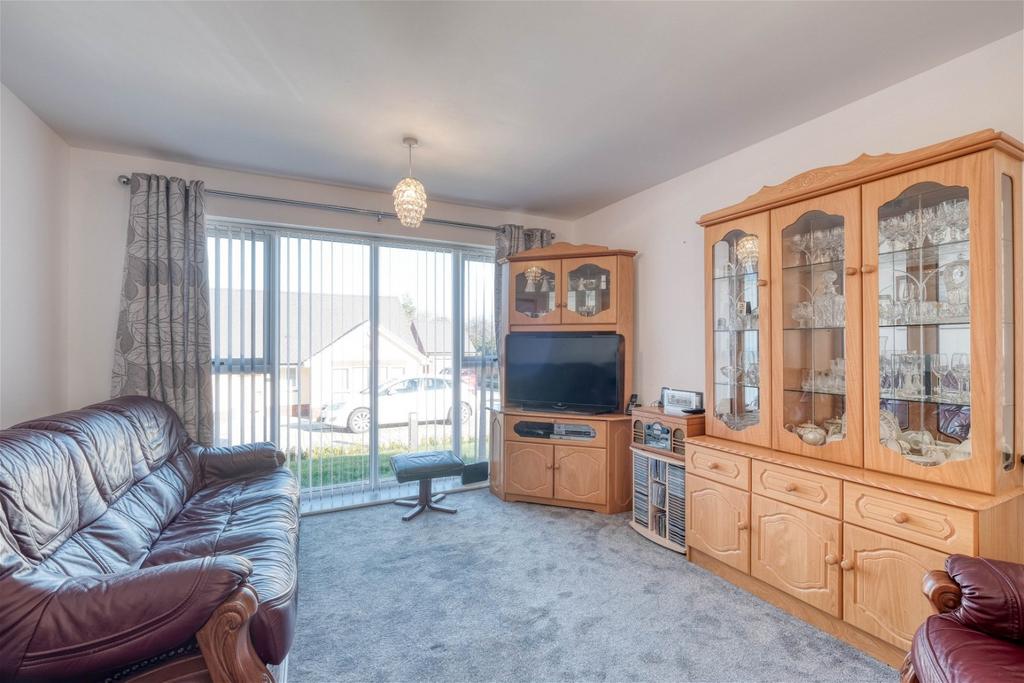 Easemore Road, Riverside Redditch B98 8HH 2 bed detached bungalow for