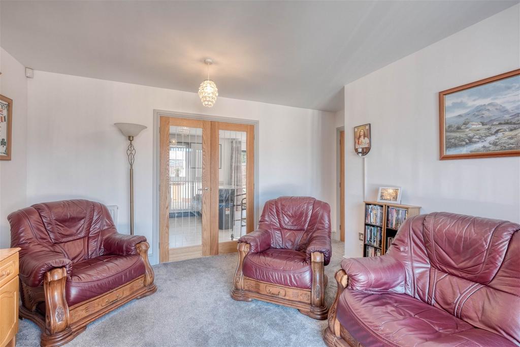 Easemore Road, Riverside Redditch B98 8HH 2 bed detached bungalow for