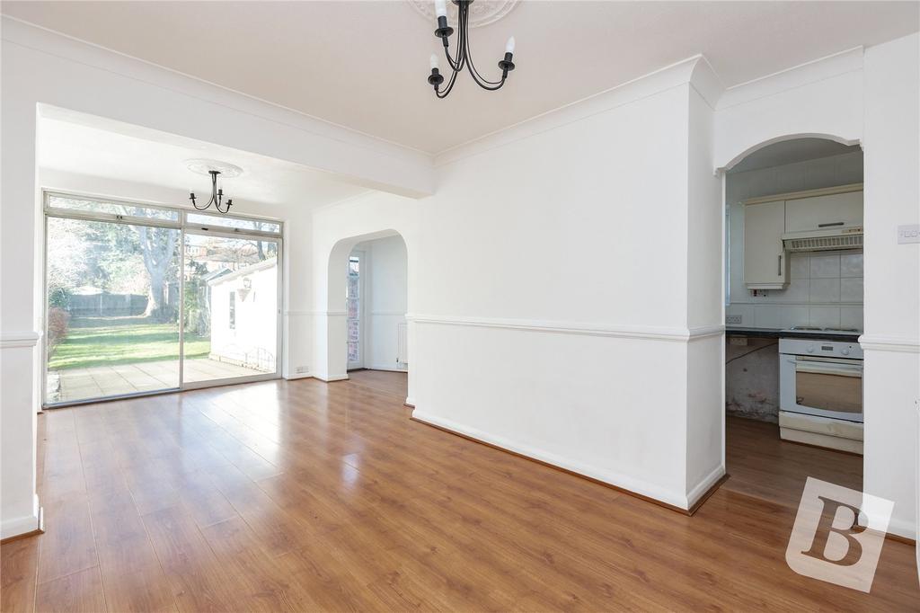Grey Towers Gardens, Hornchurch, RM11 5 bed semidetached house £550,000