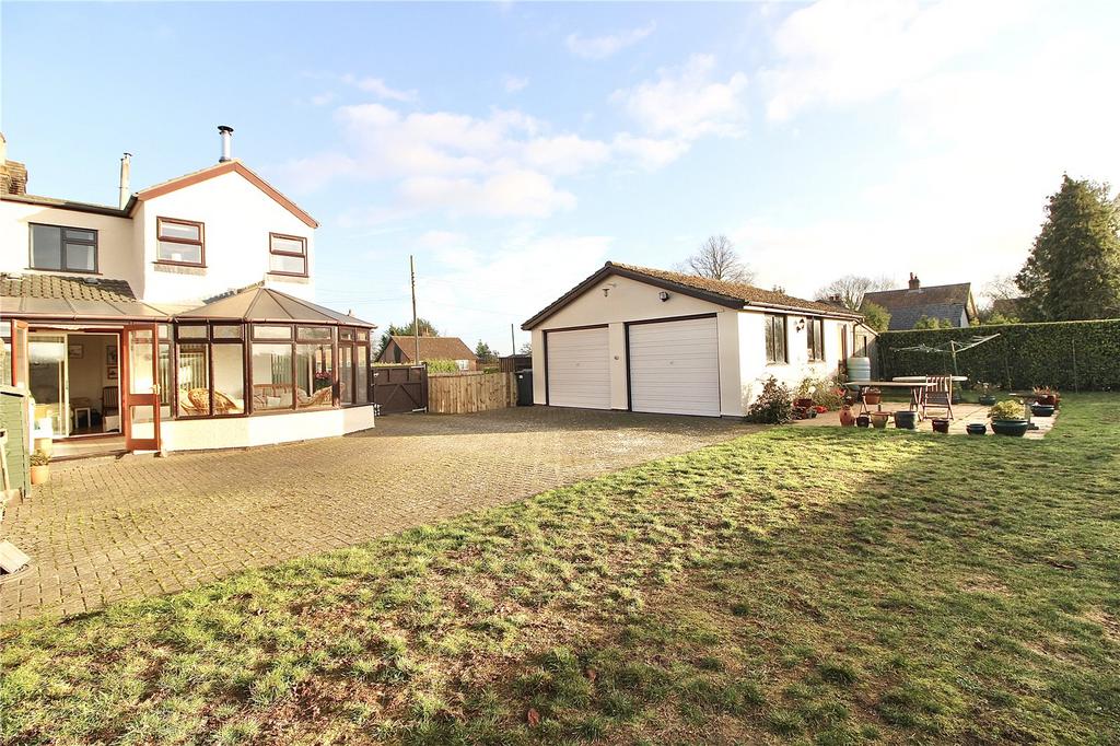 The Heath, Tattingstone, Ipswich... 3 bed semidetached house £425,000