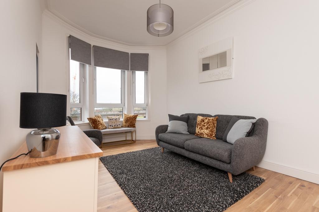 Dumbarton Road, Flat 2/1, Partick, Scotland, G11 6RB 1 bed apartment