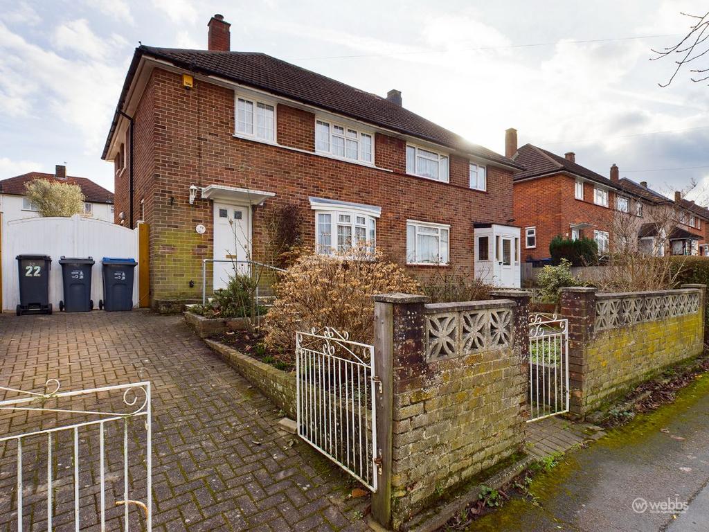 King Henrys Drive, New Addington, Croydon 3 bed semidetached house for