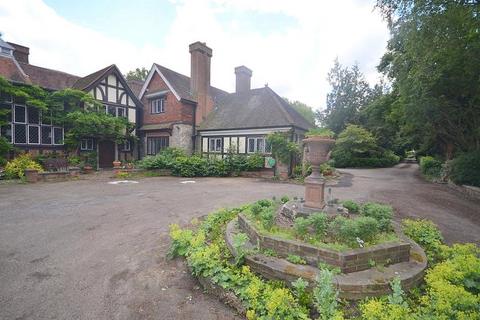 2 bedroom house to rent, Sylvan Avenue, Hornchurch, RM11