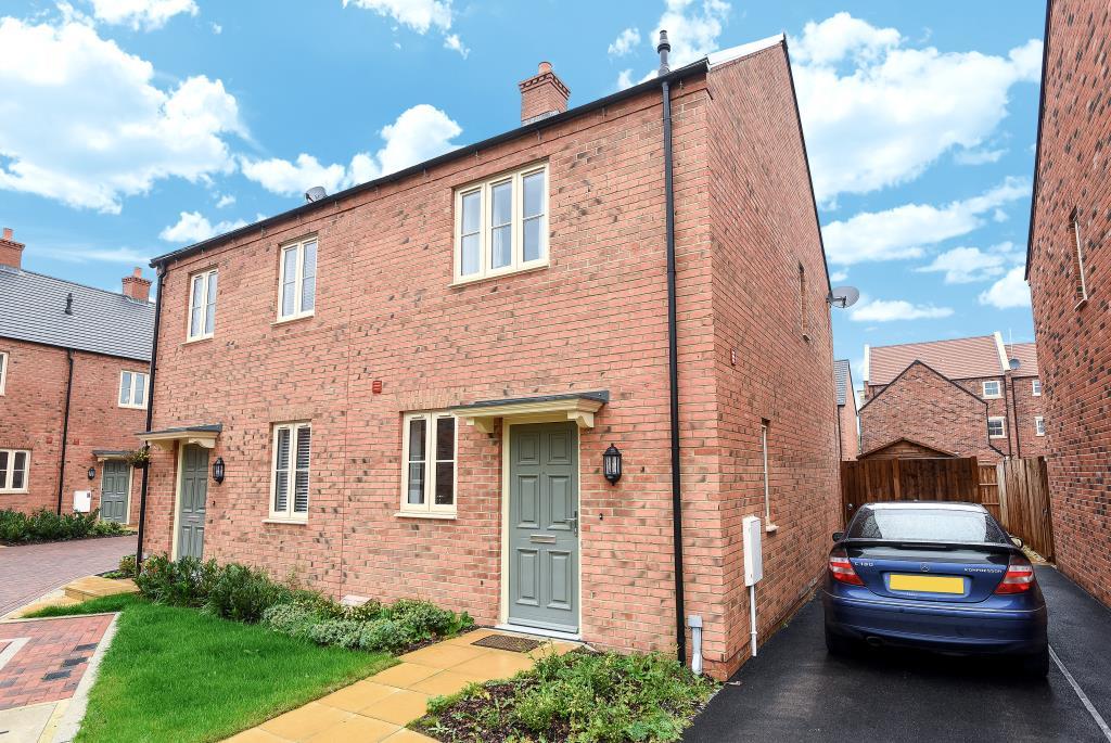 Flanders Close, Bicester, OX26 2 bed semidetached house £1,400 pcm